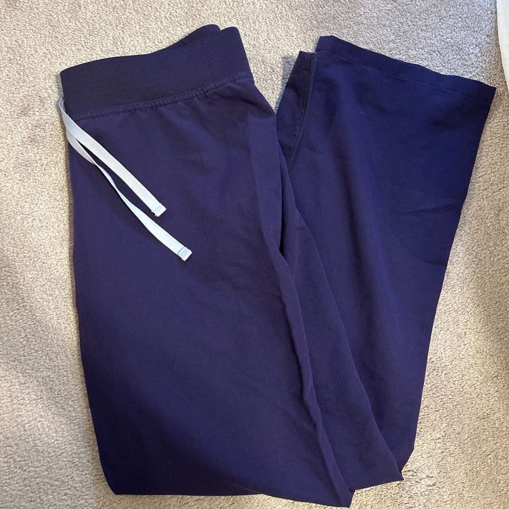 Figs dark purple scrub bottom